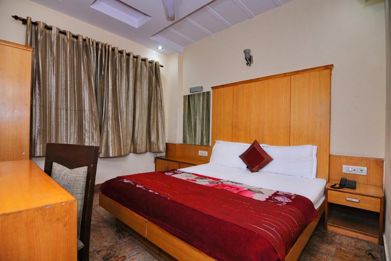 Hotel Tjs Grand Delhi  Ngoại thất bức ảnh