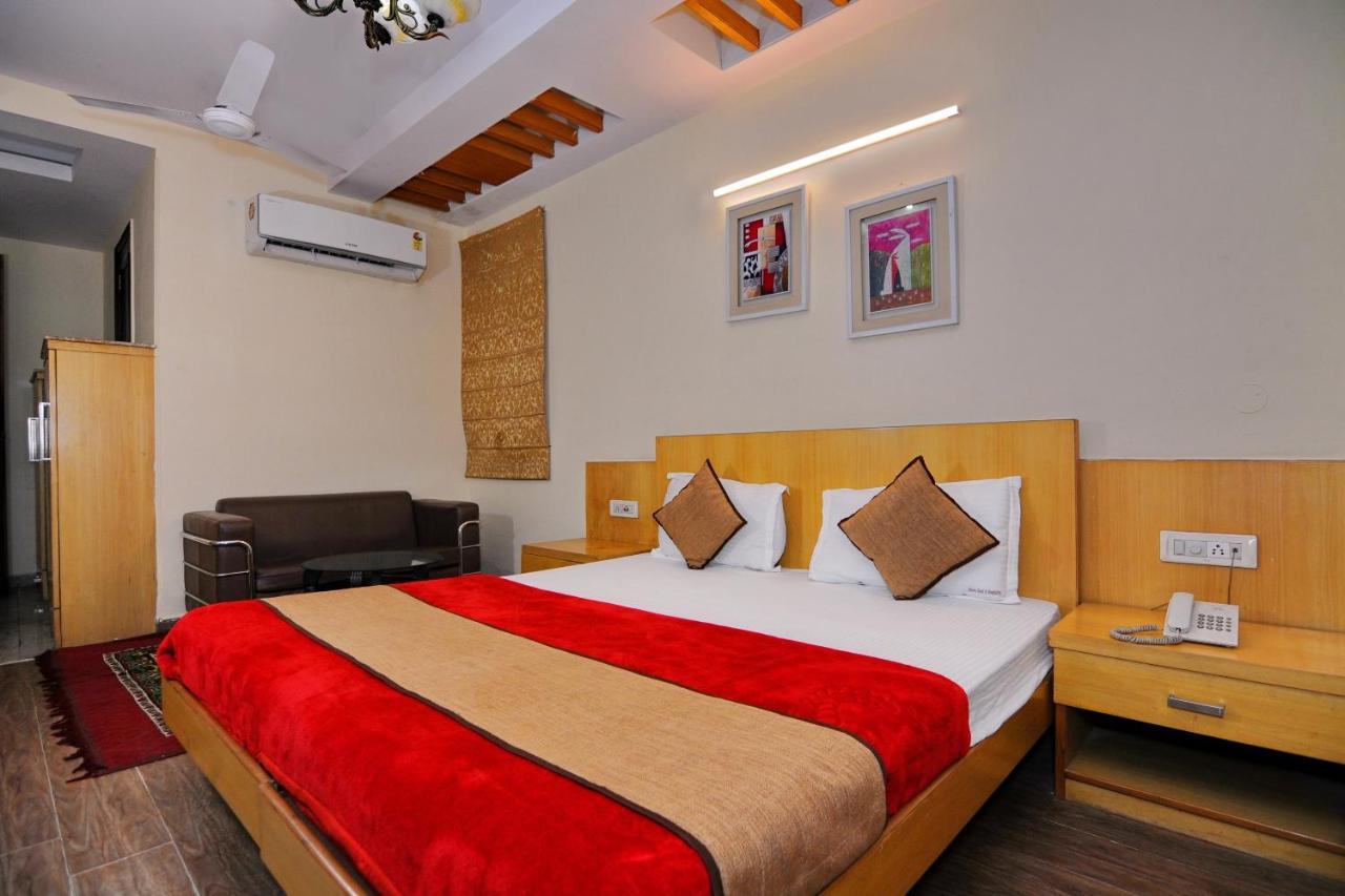 Hotel Tjs Grand Delhi  Ngoại thất bức ảnh