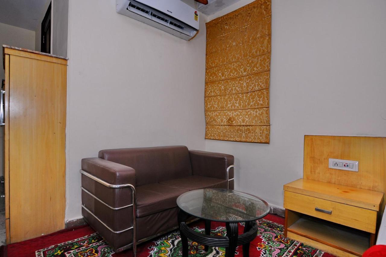 Hotel Tjs Grand Delhi  Ngoại thất bức ảnh