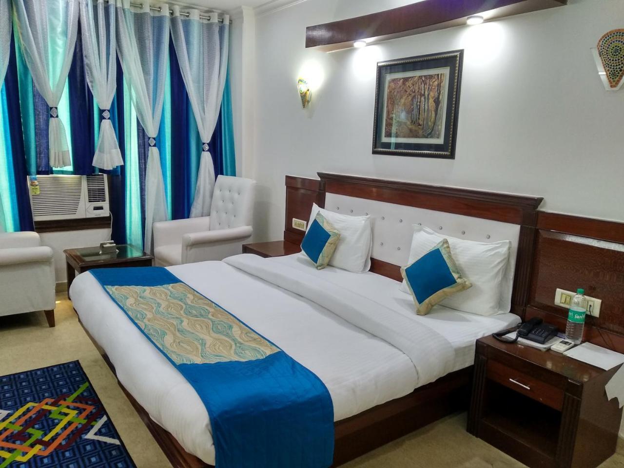 Hotel Tjs Grand Delhi  Ngoại thất bức ảnh