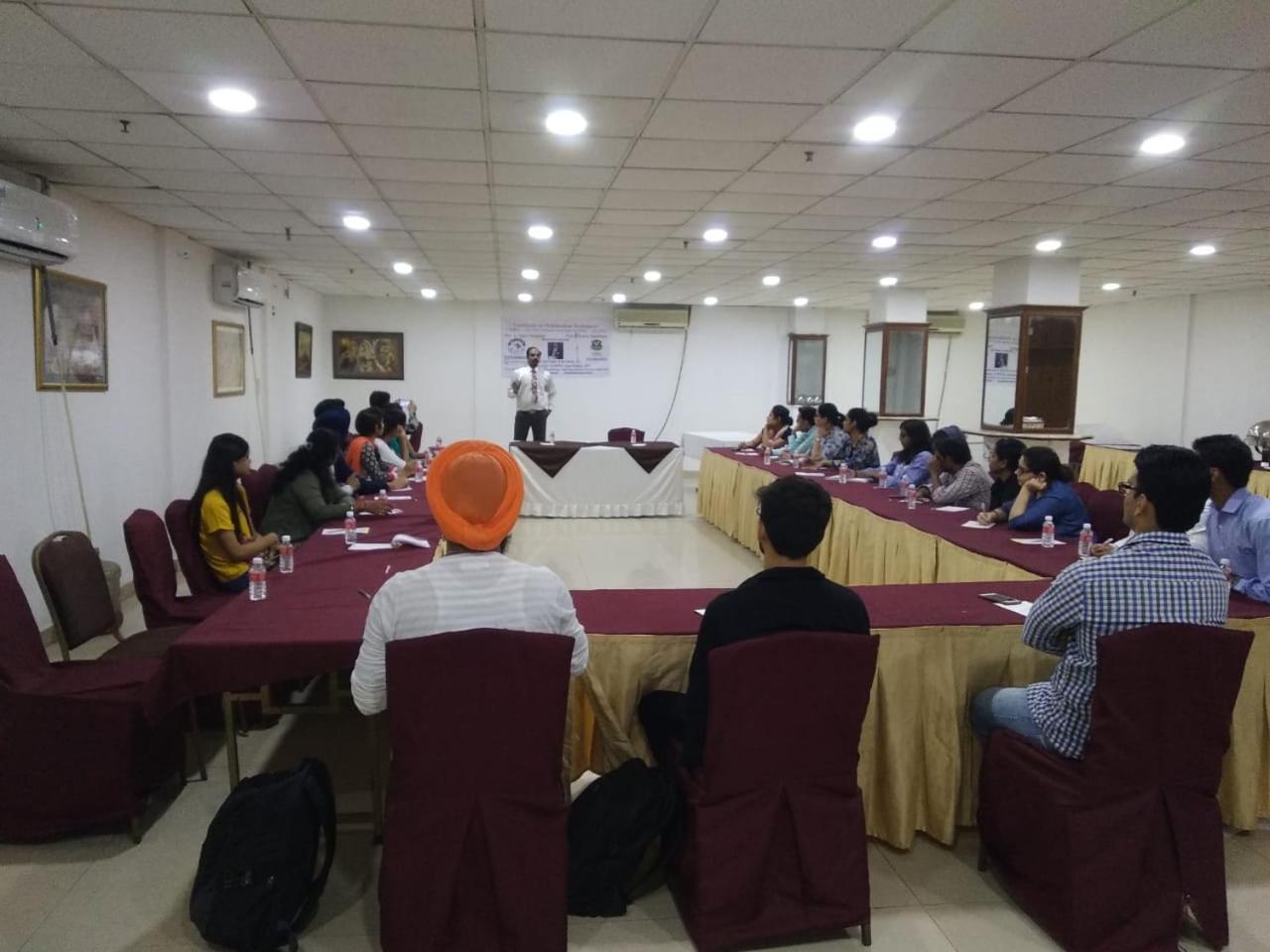 Hotel Tjs Grand Delhi  Ngoại thất bức ảnh