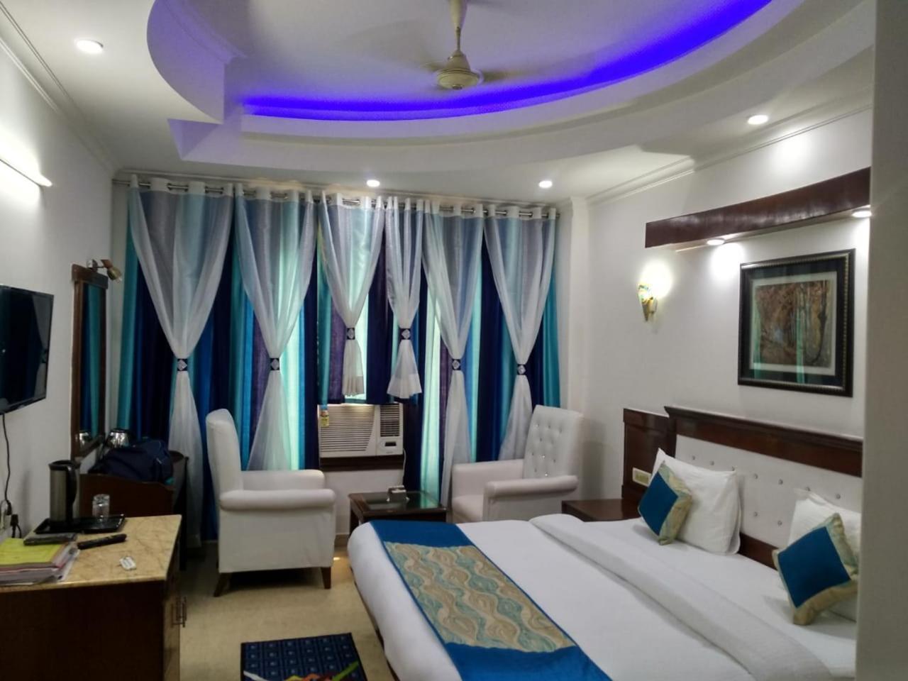 Hotel Tjs Grand Delhi  Ngoại thất bức ảnh