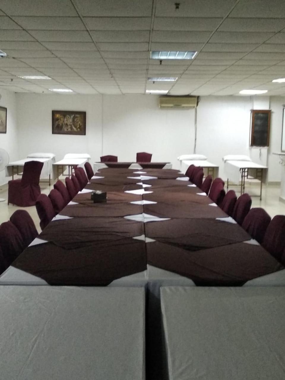 Hotel Tjs Grand Delhi  Ngoại thất bức ảnh