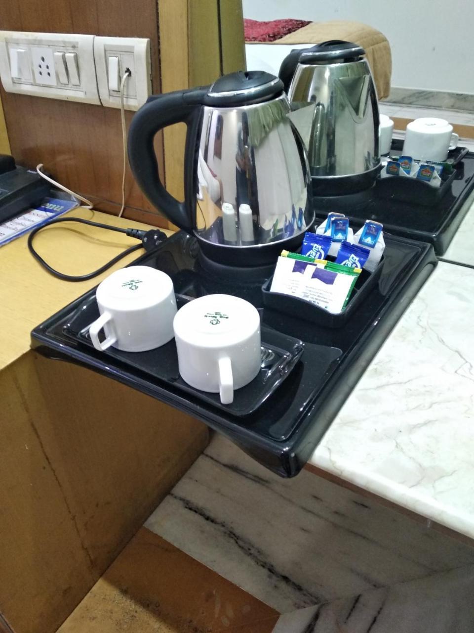Hotel Tjs Grand Delhi  Ngoại thất bức ảnh